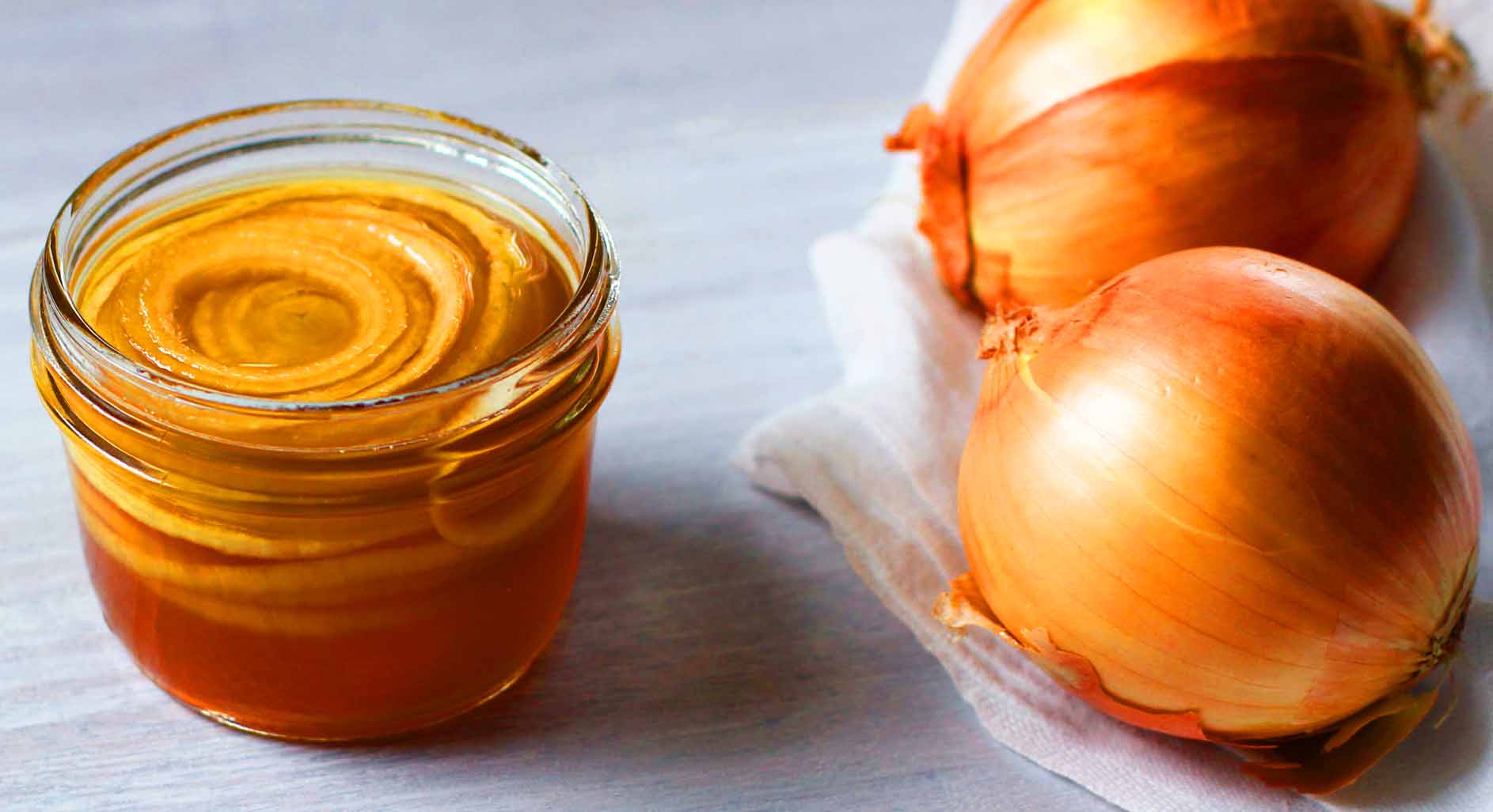 وصفة غزلان مكوار لتساقط الشعر وتكثيفه بعصير البصل والعسل
