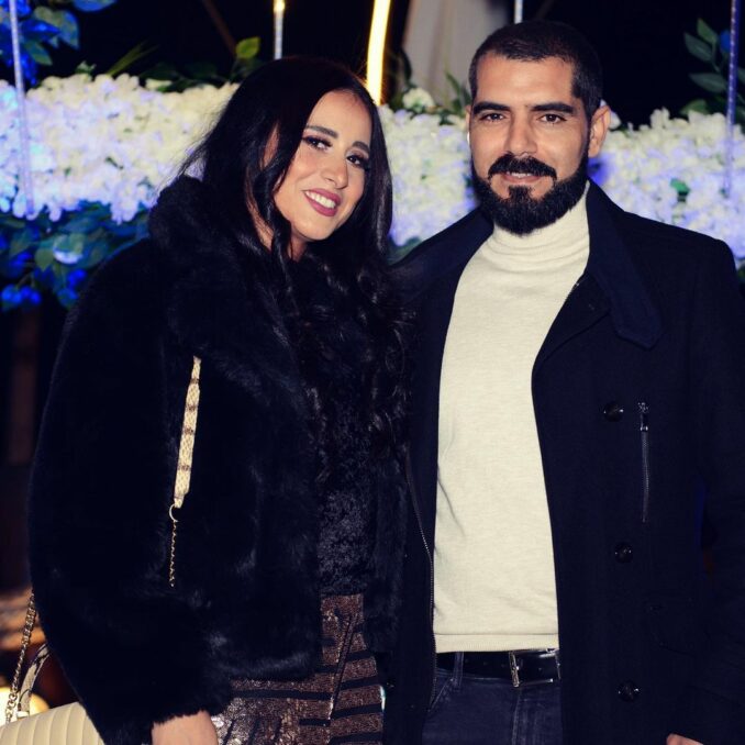 صور عبد السلام بوحسيني الممثل المغربي رفقة زوجته