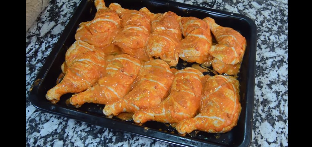 أم ياسر تقدم أسهل و أسررع دجاج محمر للفطور بدون مكونات كثيرة