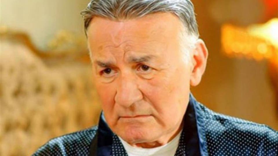 وفاة الفنان "عزت أبو عوف" بعد صراع مع المرض عن عمر يناهز 71 سنة