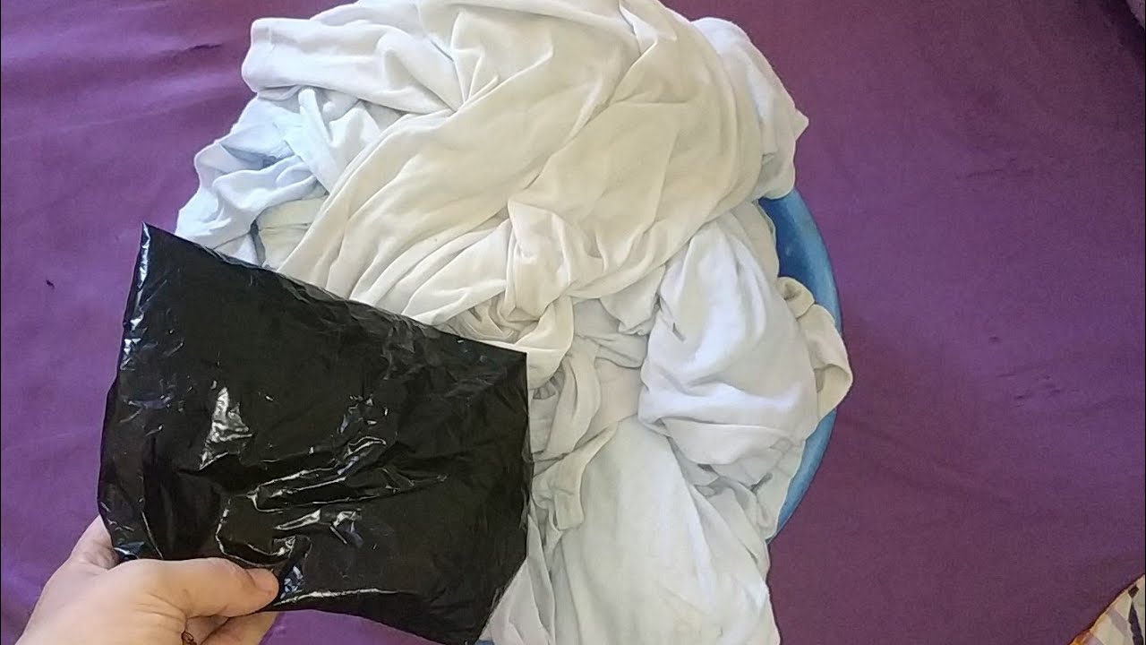 طريقة الماء الساخن البلاستيك الأسود والنشا لتبييض والتخلص من اصفرار الملابس البيضاء
