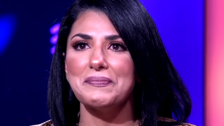 ليلى البراق تفاجئ الجمهور بعد ادائها للمقطع الذي كان مقررا غناءه في "ذا فويس"