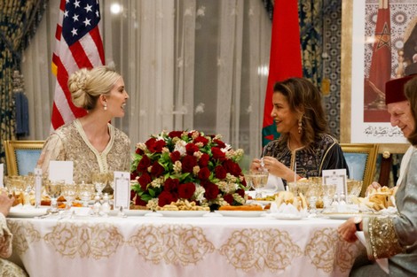 ايفانكا ترامب تتألق بالقفطان المغربي في مأدبة عشاء ملكية
