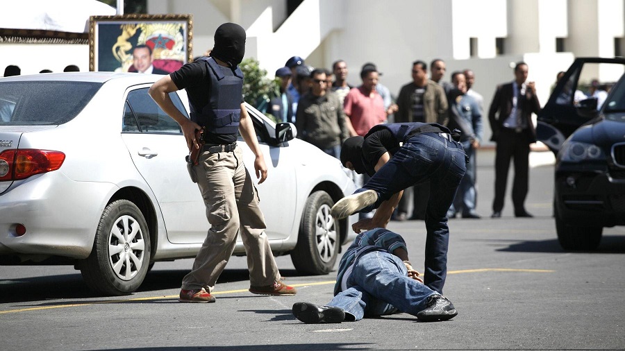 اصابة داعشي بالرصاص خرق حالة الطوارئ وحاول قتل شرطي بمدينة ابي الجعد
