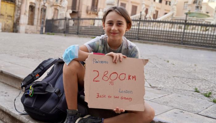 في زمن كورونا طفل يقطع 2800 كيلومتر من إيطاليا إلى لندن سيرا على قدميه لرؤية جدته