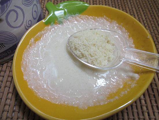 تبريمة الصابون والحليب ودقيق الأرز لتبييض العنق واليدين