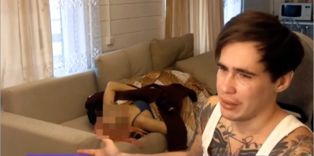 يوتيوبر روسي يعذب صديقته الحامل حتى الموت في بث مباشر بناءً على طلب أحد متابعيه