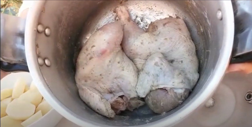 دجاج مشوي في طنجرة الضغط بالزبدة والكمون