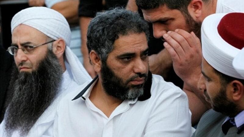 الحكم على فضل شاكر بـ اثنان وعشرون سنة سجن مع الأشغال الشاقة بتهمة التدخل في أعمال الإرهاب