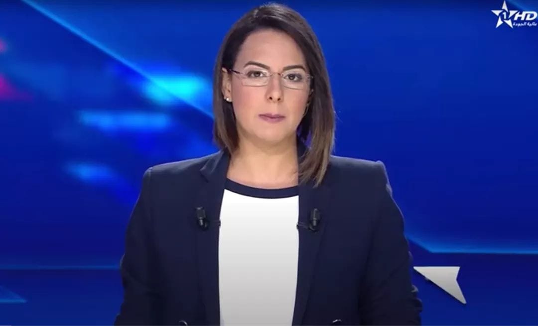 الصحفية مريم العفير تنسحب من اكمال نشرة الاخبار بعد تعرضها للاختناق