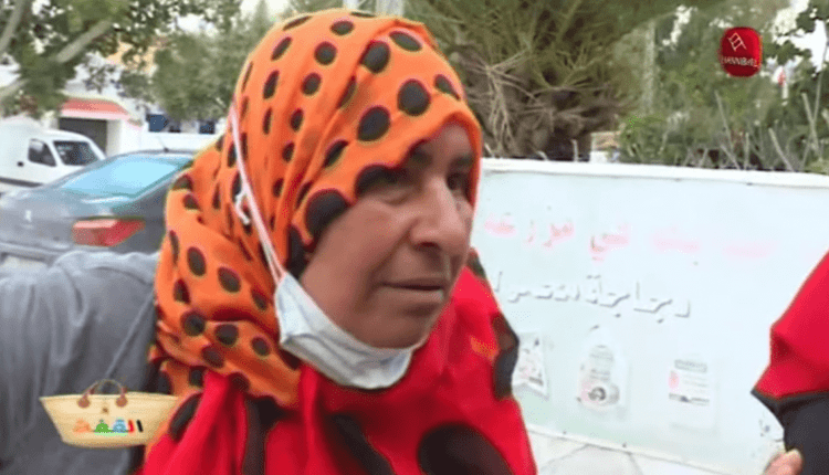 سيدة تونسية بسيطة تتبرع بالمال الذي ادخرته للحج للمحتاجين