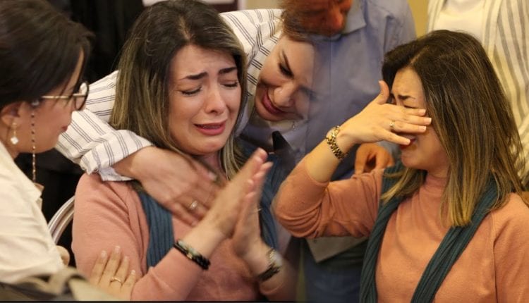 نجاة خير الله تنهار بالبكاء في لقاء صحفي بسبب التنمر عندي 22 عام ديال التمثيل علاش هاد التنمر حيت أنا مرا