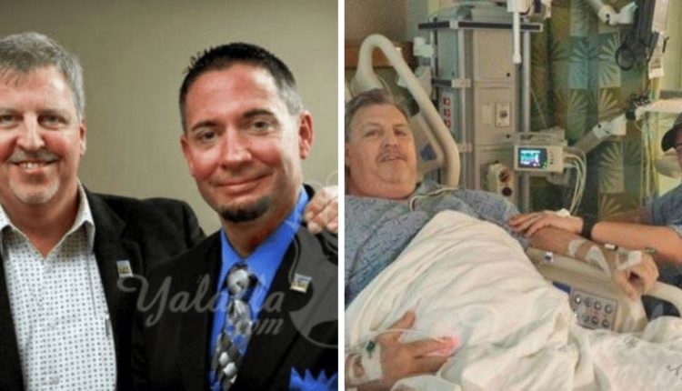 رجل وهب كليته لصديقه و أنقذ ذلك حياته حين اكتشف الأطباء إصابته بتمدد في الأوعية في غرفة العمليات