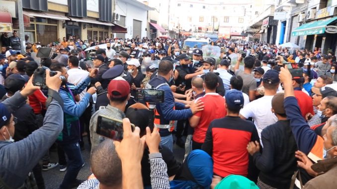 آلاف المغاربة يخرجون رفضا لفرض جواز التلقيح و غلاء الأسعار في الدار البيضاء و مدن أخرى
