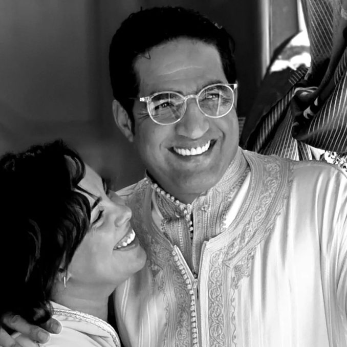 صور هشام الوالي بطل فيلم أصدقاء من كندا رفقة زوجته و بناته