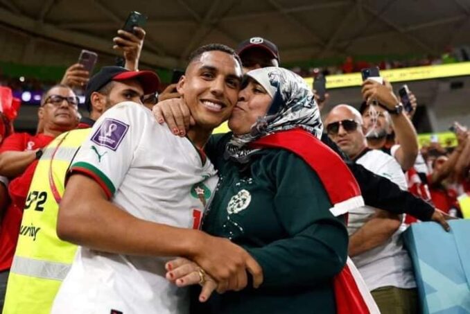 أمهات اللاعبين المغاربة، حضور و دعم لدعم أبنائهن