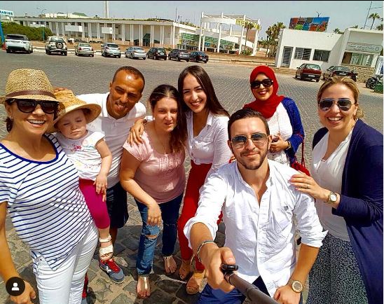 صور سامية أقريو الممثلة المغربية رفقة زوجها و أبنائها