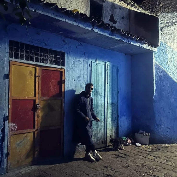 بطل مسلسل الحفرة الممثل اركان كولتشاك يزور المغرب و ينشر صوره من شفشاون