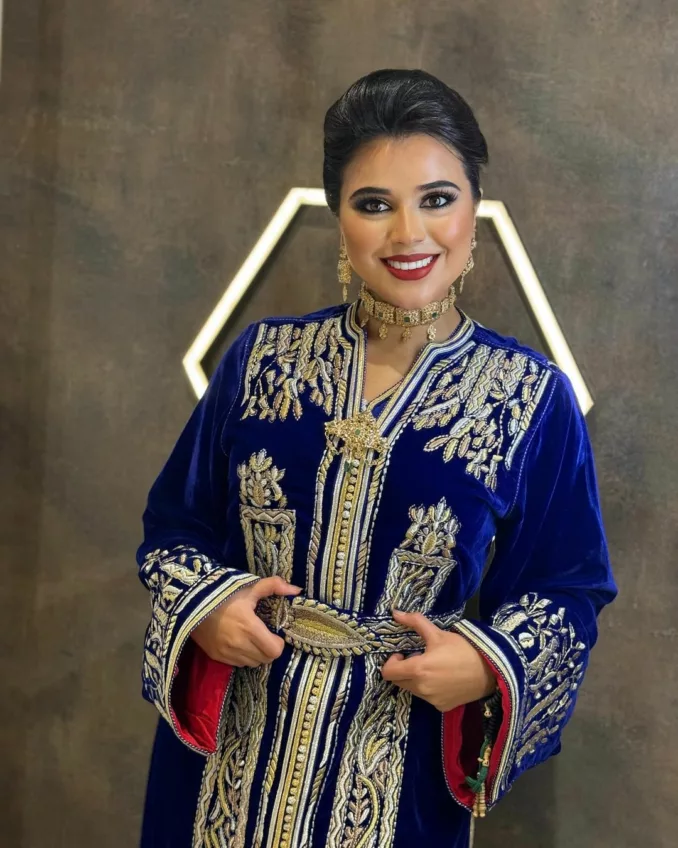 اطلالات الفنانة صاحبة الصوت المميز سلمى الشنواني بقفطان المناسبات