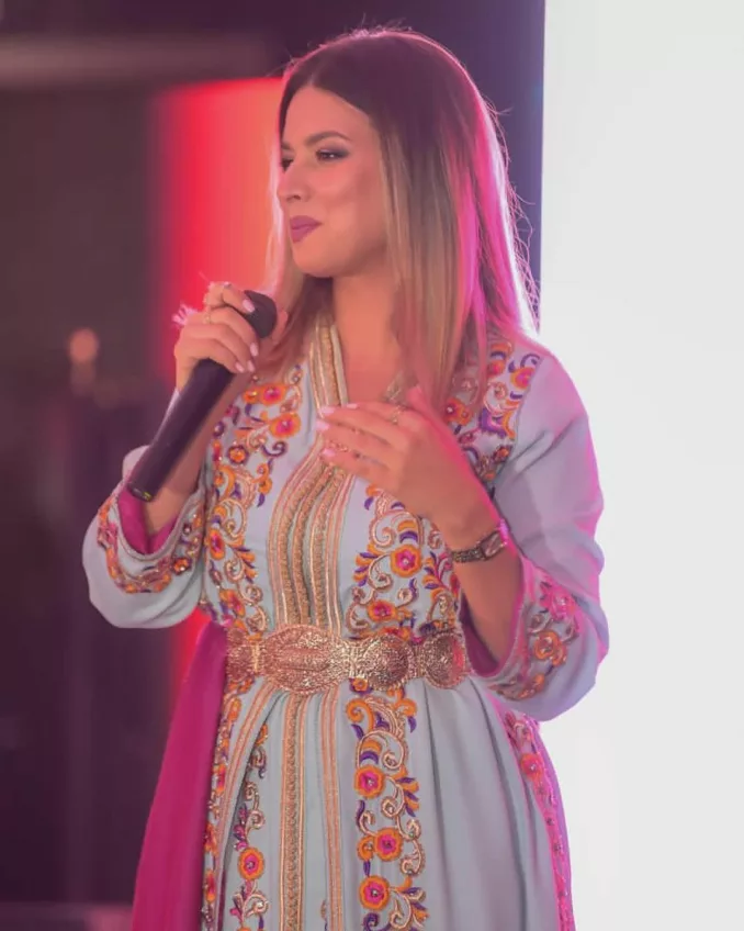 اطلالات راقية للفنانة هاجر عدنان بالقفطان المغربي