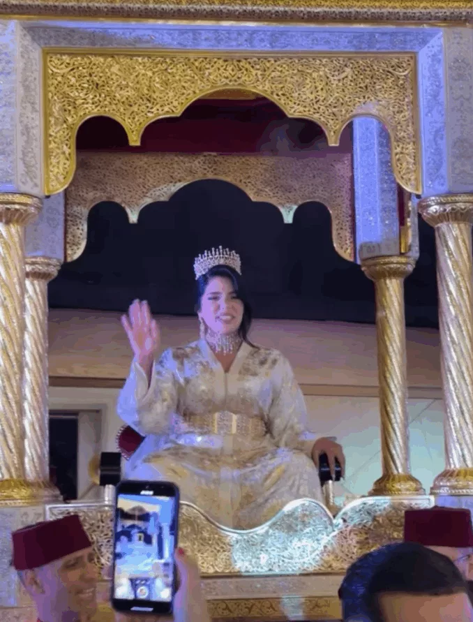 أمنية الصديقي تحتفل بزفافها بحضور العائلة و الأصدقاء