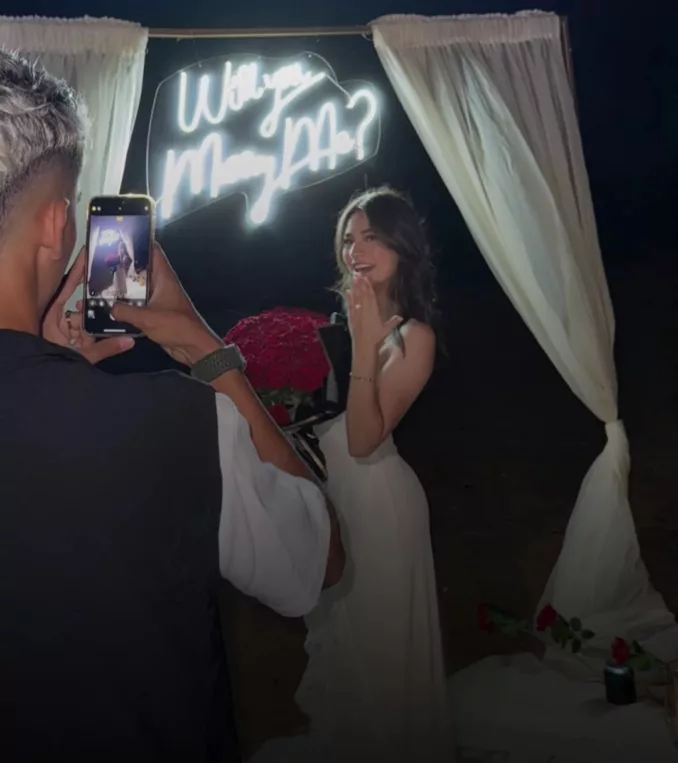 فرح الخليفي.. زوجة ياسر الزابيري التي خطفت الأنظار في كأس العالم