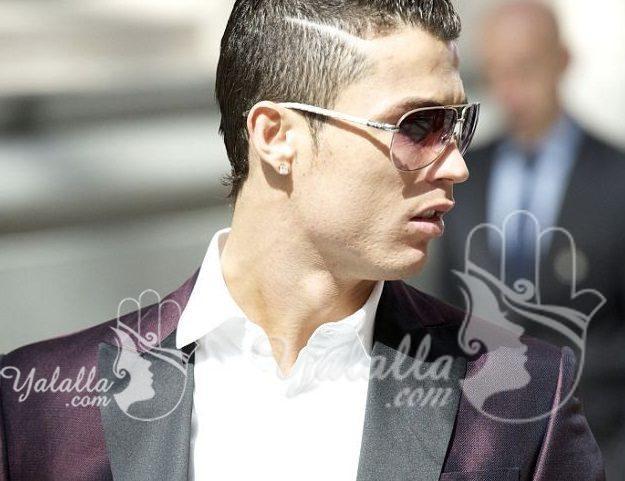 Cristiano-Ronaldo-Appeared-With-New-Confusing-Hairstyle-For-Receiving-Award-