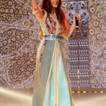 دينا حايك تقع في حب القفطان المغربي في لالة لعروسة