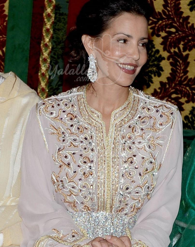 الأميرات المغربيات متألقات باللباس المغربي التقليدي