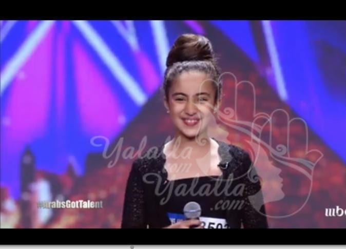 الطفلة المغربية هبة تبهر حكام Arabs Got Talent