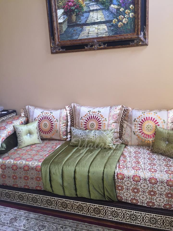 الصالون المغربي الرائع من أمريكا تشاركنا به لالة نادية ... ما رأيكم ؟! صالون مغربي رائع من أمريكا تشاركنا به لالة نادية (14)