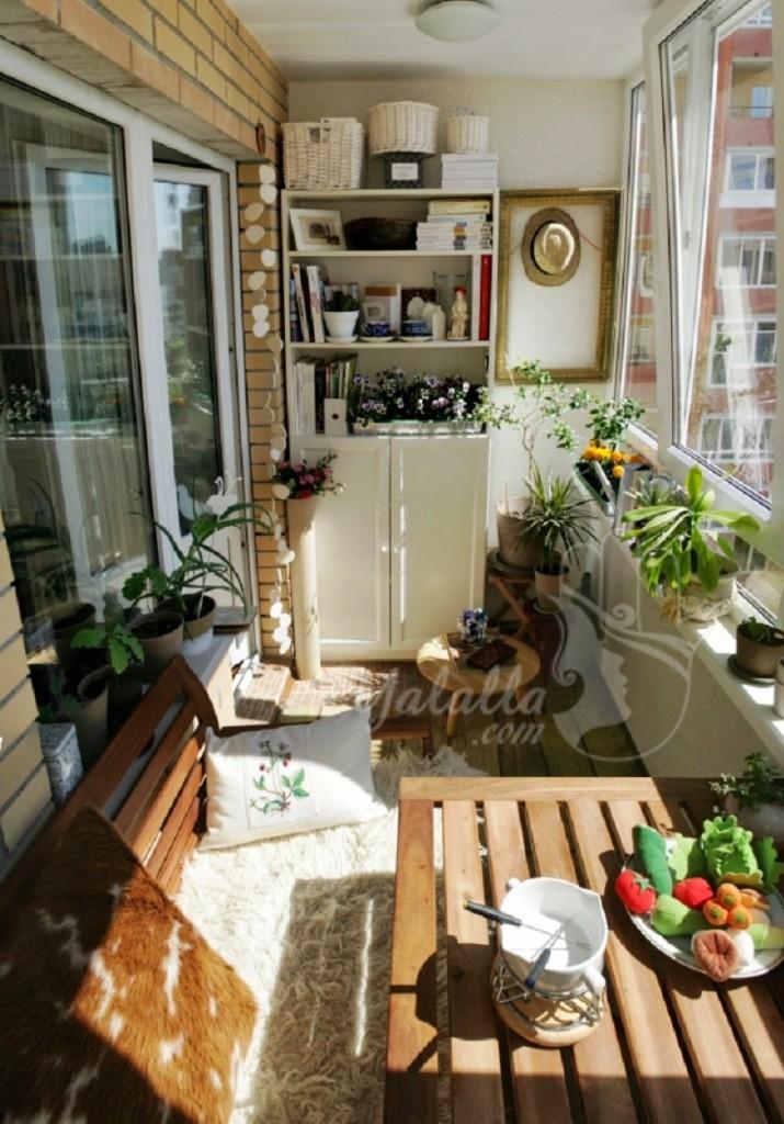 minimalist-modern-balcony-garden-with-wooden-furnitures-also-glass-sliding-doors-design