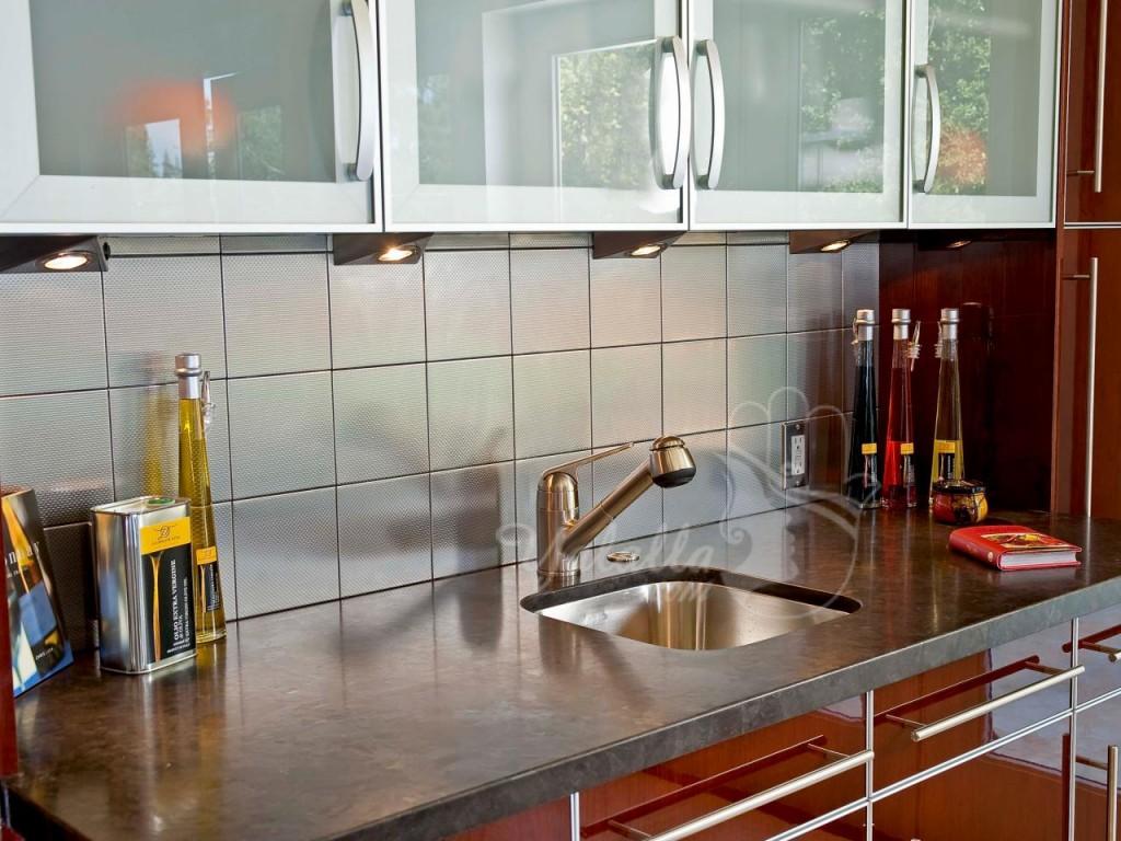 DP_Danenberg-Design-palo-alto-asian-modern-kitchen-sink-cabinetry_s4x3.jpg.rend.hgtvcom.1280.960