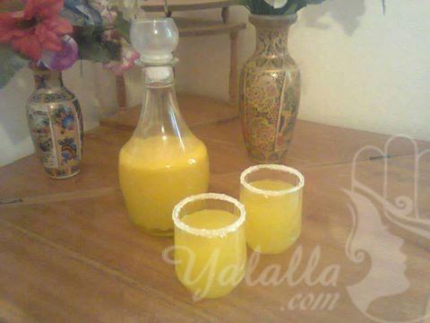 عصير بالبرتقال و الليمون غني ولذيذ