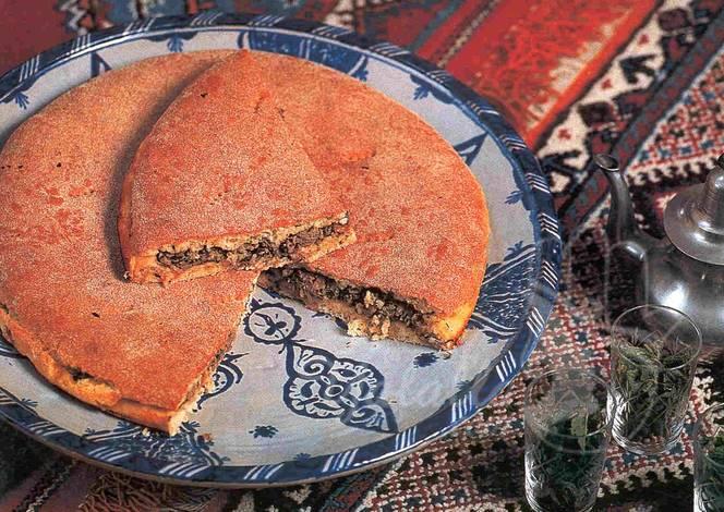 خبز المدفونة المغربية باللحم...لذة لا تقاوم