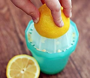 علاج سريع لتشقّقات كعب القدمين remede_rapide_talons_fendilles1 (1)