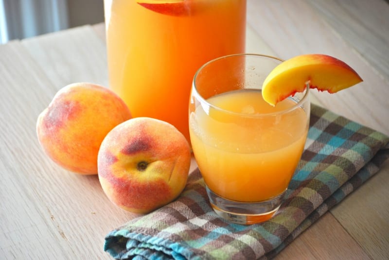 عصير البرتقال و الخوخ كيخرج بزاف ولي ذاقو عندك يطلب المزيد