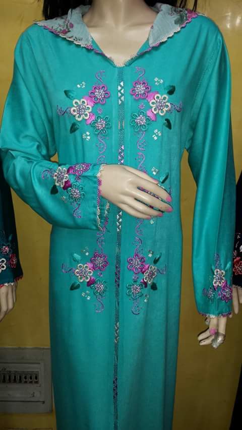 عندما تجتمع الراندة بالطرز المغربي فتعطينا أروع جلابة مغربية 12804835_1079247548805392_1749069312686478546_n