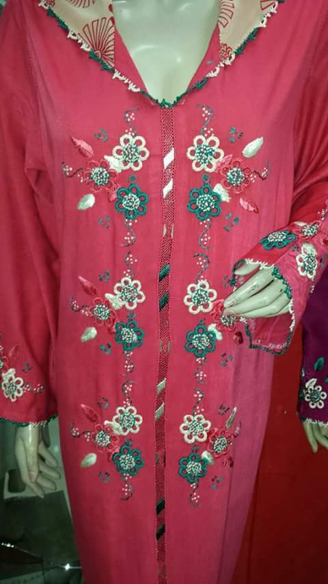 عندما تجتمع الراندة بالطرز المغربي فتعطينا أروع جلابة مغربية 12832444_1079247192138761_1718842038299761710_n