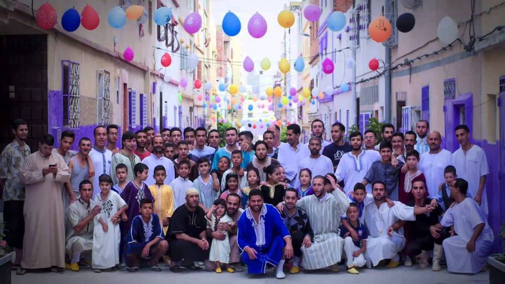 هكذا احتفل سكان طنجة بالعيد في أحيائهم...صور رااائعة