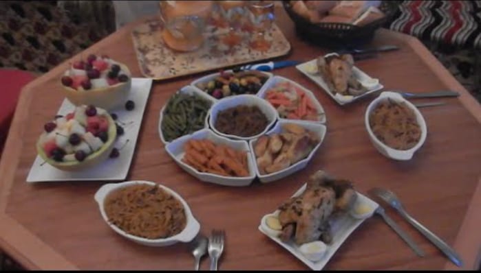بالفيديو... مائدة غذاء بالكوكلي و أفكار بسيطة متنوعة للأطباق المرافقة له