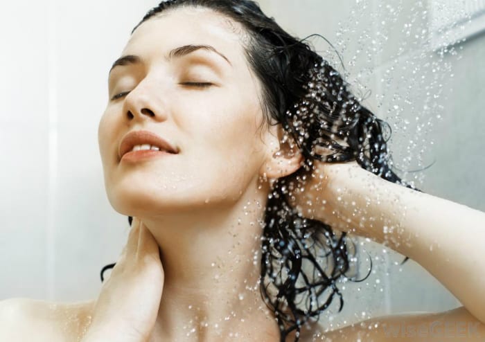 خطيييير جدا!! غسل الشعرك أثناء الدورة الشهرية من مسببات السرطان
