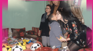 بالصور…شاهدوا أخت الفنان محمد رضا ملكة الجمال السابقة تحتفل بعيد الحب رفقة الأيتام