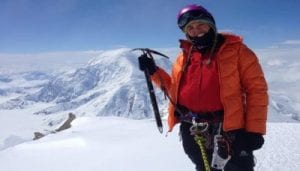 غزلان عقار ثاني أقوى امرأة مغربية تحقق نجاحا بتسلقها أعلى قمة جبلية في العالم بعد بشرى بايبانو