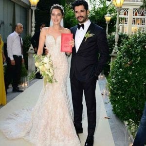 بالصور : حفل الزفاف الأسطوري للممثل التركي الوسيم “بوراك اوفرجفيت” و “فهرية افرجان”