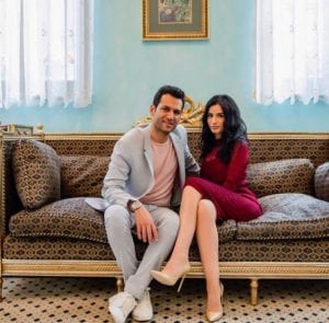 بالصور : جلسة تصويرية جديدة تجمع إيمان الباني وزوجها مراد بعد العيد