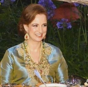 شاهد أميرات الأسرة العلوية في حفل إفطار جماعي مع الملك محمد السادس.. من هي الأجمل!؟