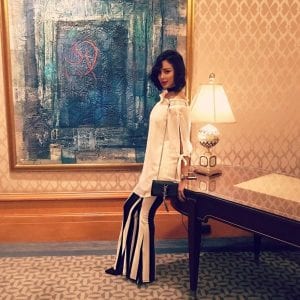 بسمة بوسيل بإطلالة صيفية رائعة و سيارتها الفارهة تلفت انتباه محبيها بسمة بوسيل بإطلالة صيفية رائعة و سيارتها الفارهة تلفت انتباه محبيها