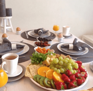 افكار تقديم موائد الفطور من عند ام كريم..ترتيب وتزيين لا مثيل له ..هدا هو الفطور والا فلا!!