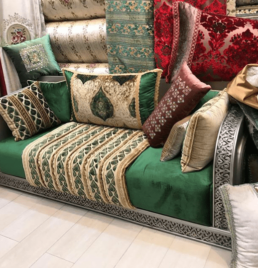 تشكيلة من التفريشات للصالون المغربي بثوب الموبرة